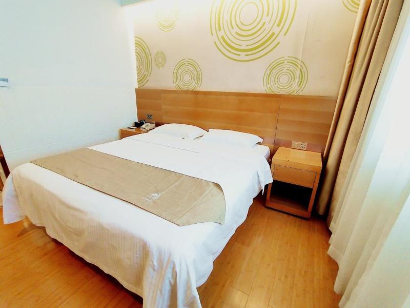 Greentree Inn Jiangxi Fuzhou Gandong Bridge Express Hotel Eksteriør billede