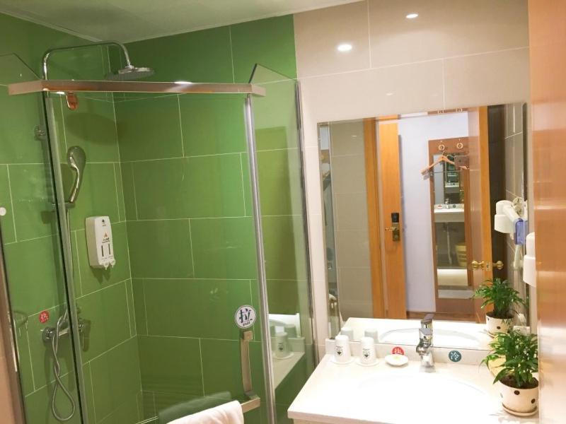 Greentree Inn Jiangxi Fuzhou Gandong Bridge Express Hotel Eksteriør billede
